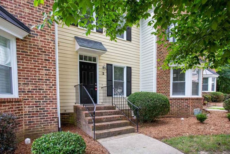 1 Forest Glen Dr #2, Chapel Hill, NC 27517