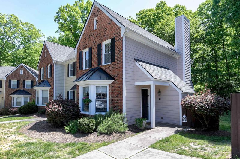 1 Forest Glen Dr #8, Chapel Hill, NC 27517