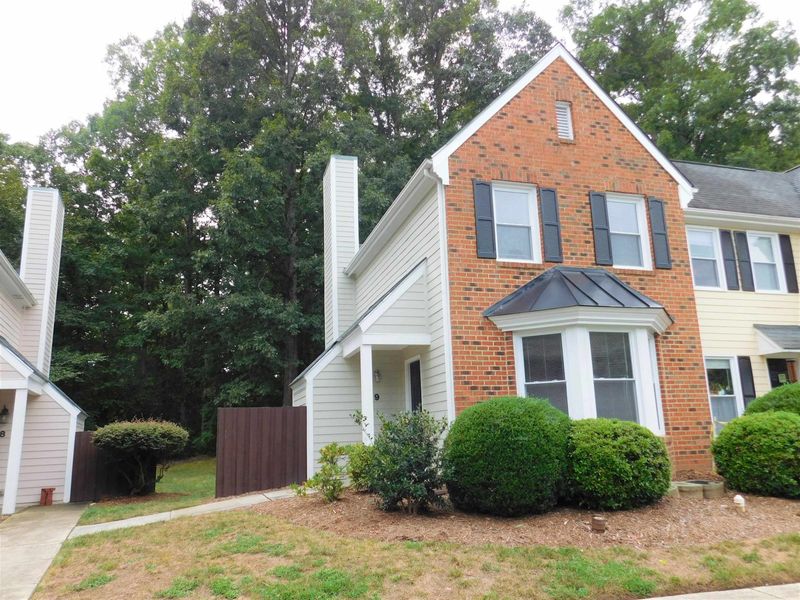 1 Forest Glen Dr #9, Chapel Hill, NC 27517