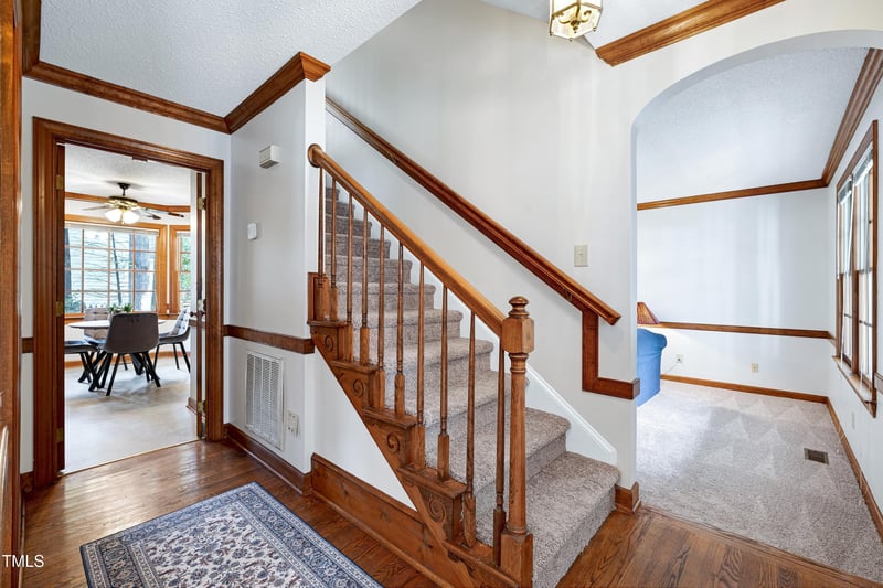1 Kings Grant Ct, Durham, NC 27703