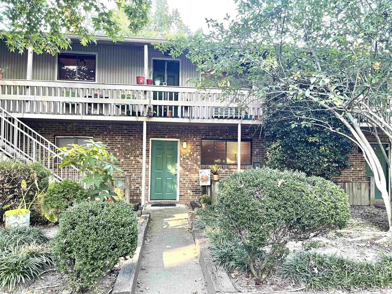 1 Shepherd Ln #B2, Chapel Hill, NC 27514