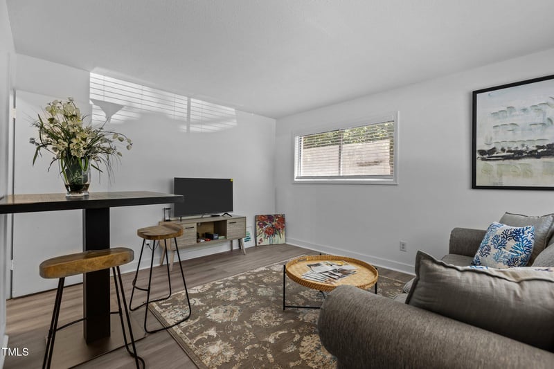 1 Shepherd Ln #B4, Chapel Hill, NC 27514