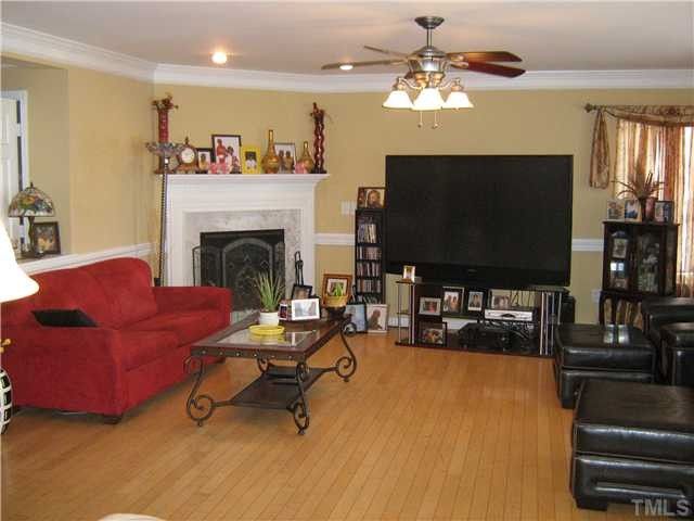 1 Spicewood Ct, Durham, NC 27703