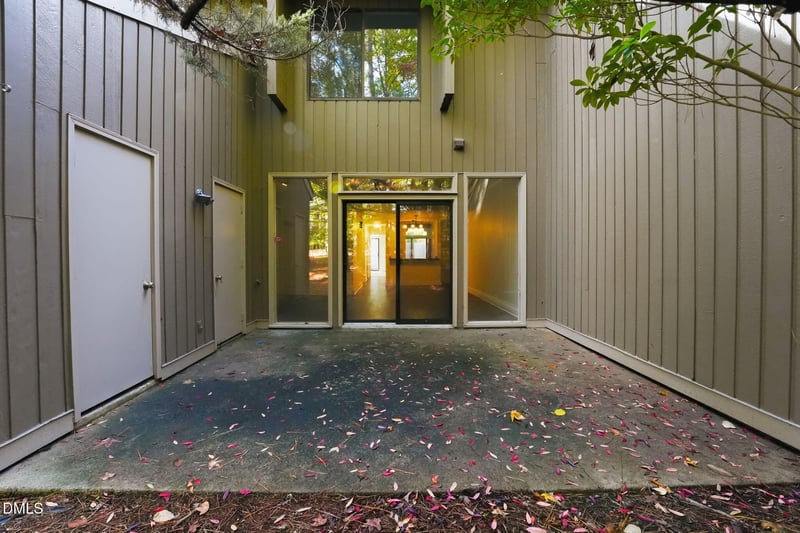 1 Vauxhall Pl, Chapel Hill, NC 27517