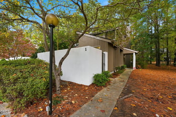 1 Vauxhall Pl, Chapel Hill, NC 27517