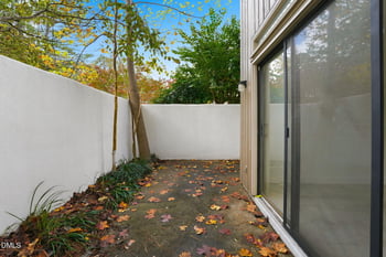 1 Vauxhall Pl, Chapel Hill, NC 27517