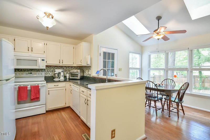 1 Warbler Ln, Durham, NC 27712
