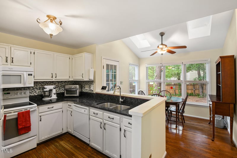 1 Warbler Ln, Durham, NC 27712