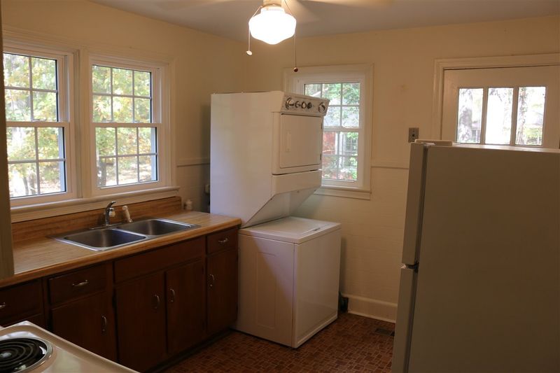 1 Wyrick St, Chapel Hill, NC 27516