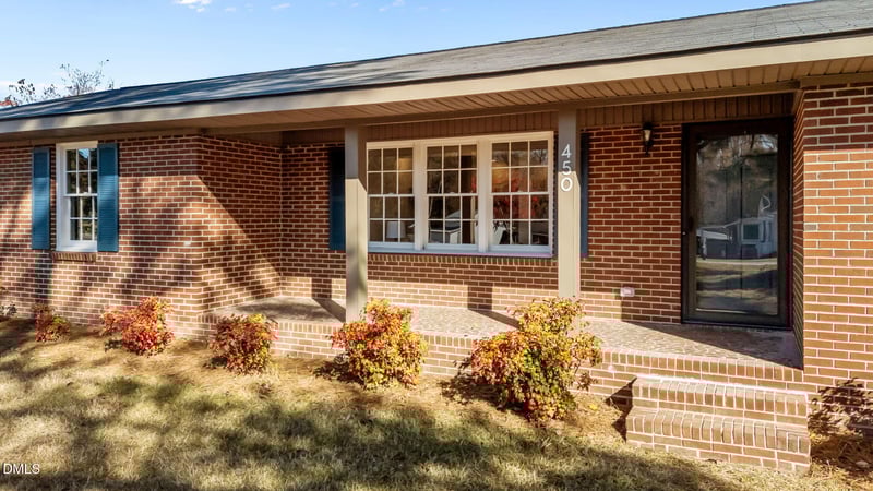 10 Alease Dr, Zebulon, NC 27597