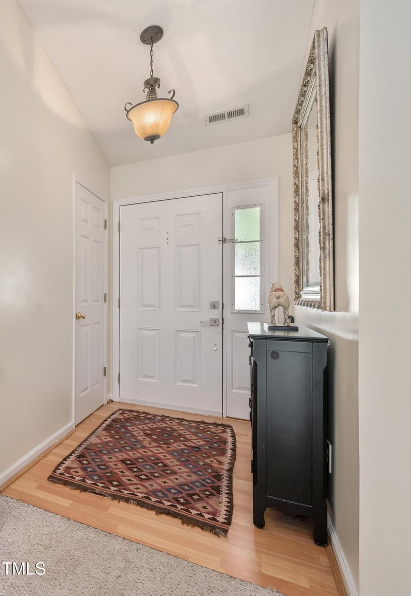 10 N Berrymeadow Ln, Durham, NC 27703
