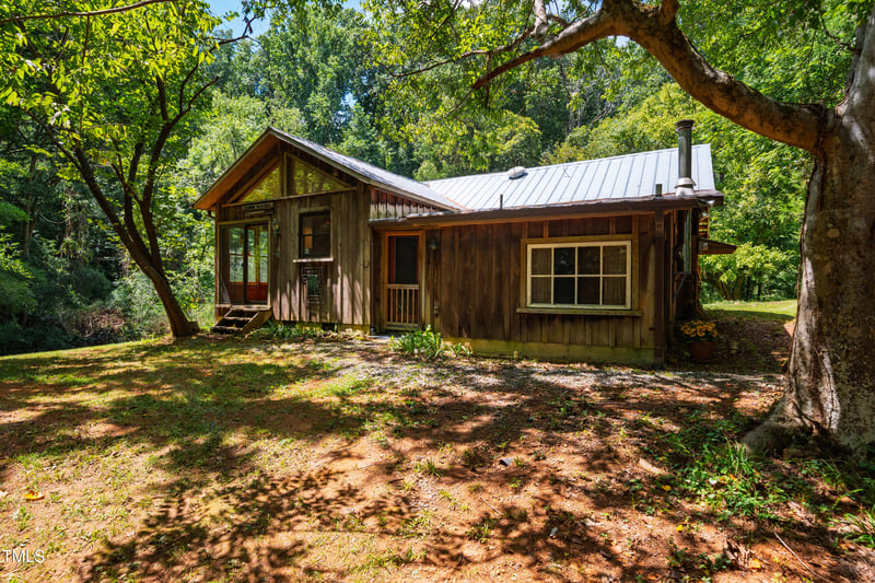 10 Bynum Beach Rd, Pittsboro, NC 27312