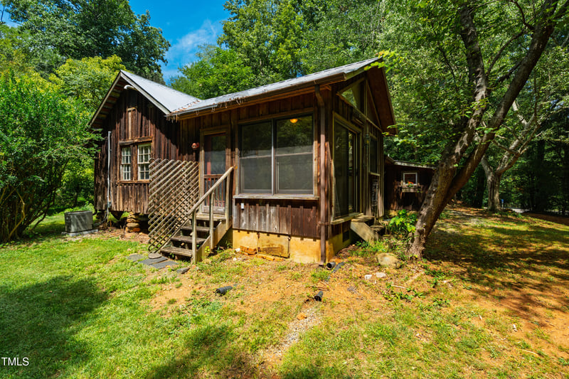10 Bynum Beach Rd, Pittsboro, NC 27312