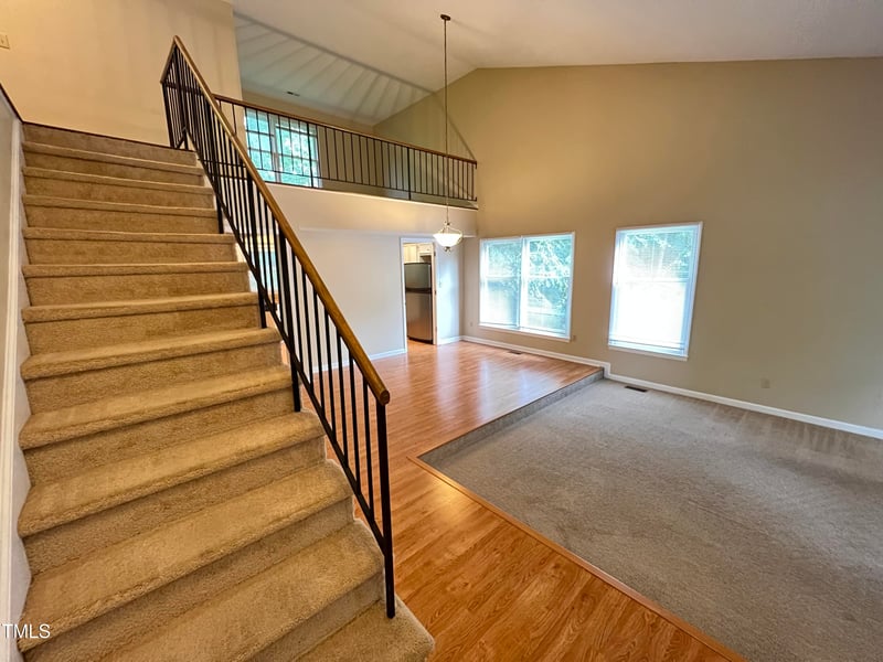 10 Clover Dr, Chapel Hill, NC 27517
