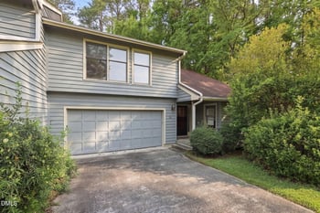 10 Clover Dr, Chapel Hill, NC 27517