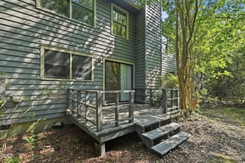 10 Clover Dr, Chapel Hill, NC 27517