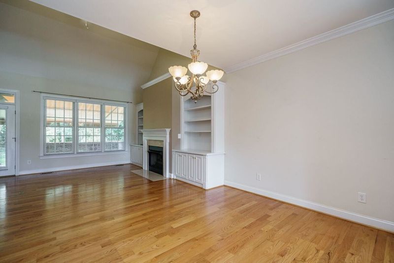 10 Clyde Ct, Durham, NC 27712