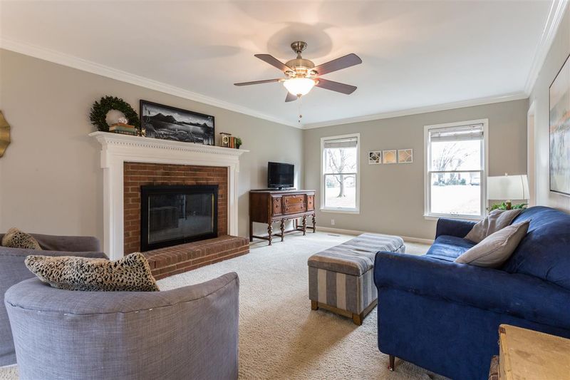 10 Cobble Glen Ct, Durham, NC 27713