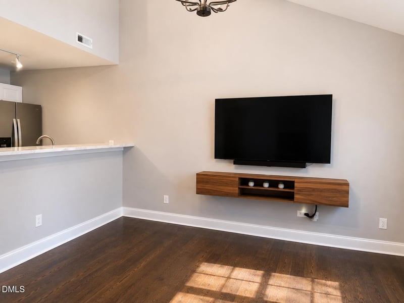 10 Crystal Oaks Ct, Durham, NC 27707