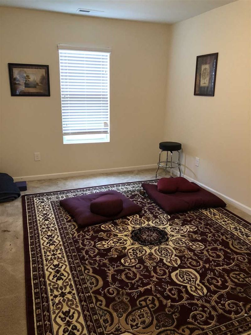 10 Duck Pond Ct, Durham, NC 27703