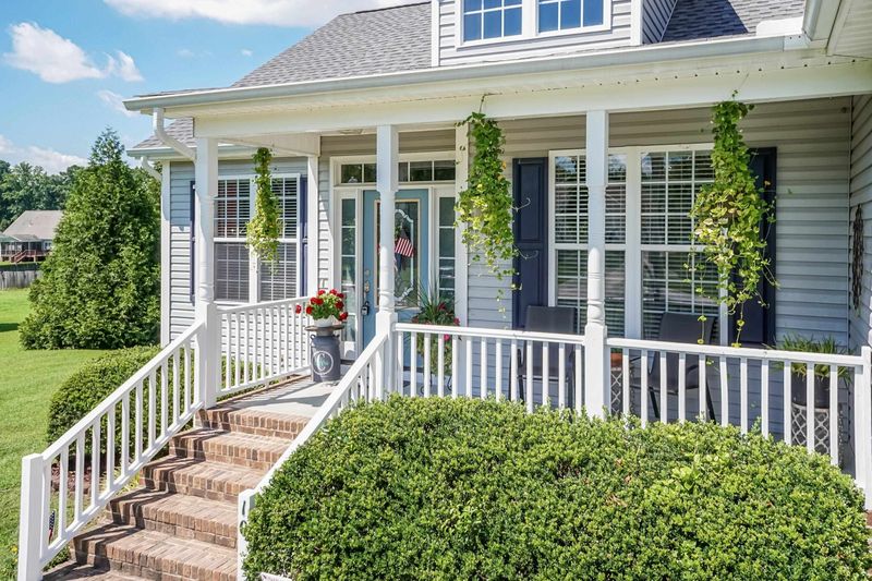 10 Falling Leaf Dr, Youngsville, NC 27596