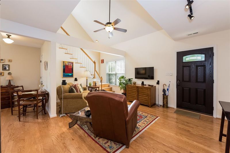 10 Gable Ct, Durham, NC 27704
