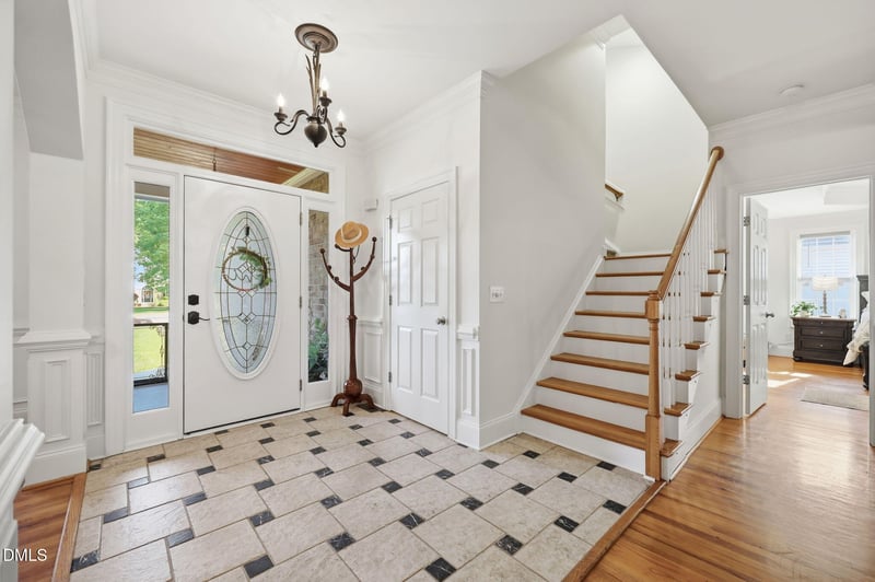 10 Georgetown Woods Dr, Youngsville, NC 27596