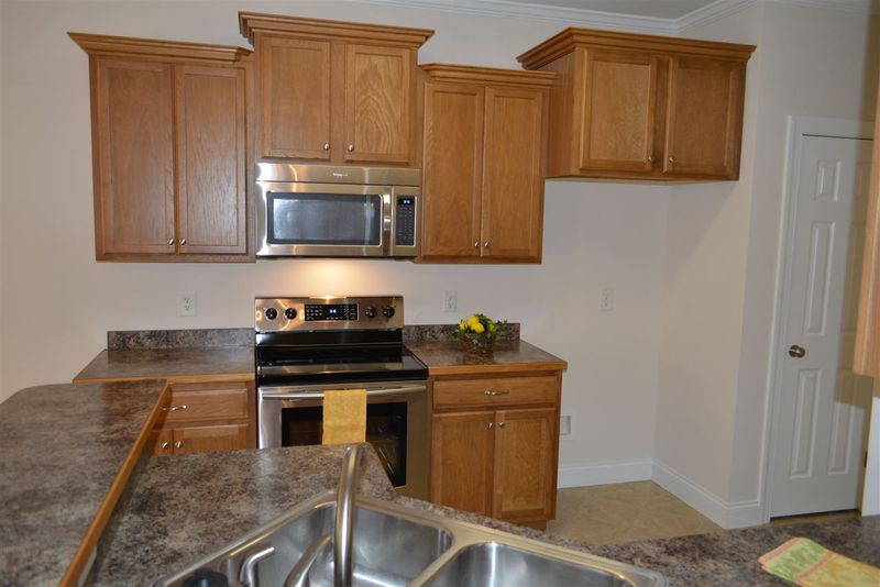 10 Glen Valley Ct, Angier, NC 27501