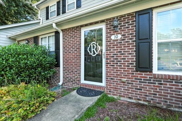 10 Hartford Ct, Durham, NC 27707