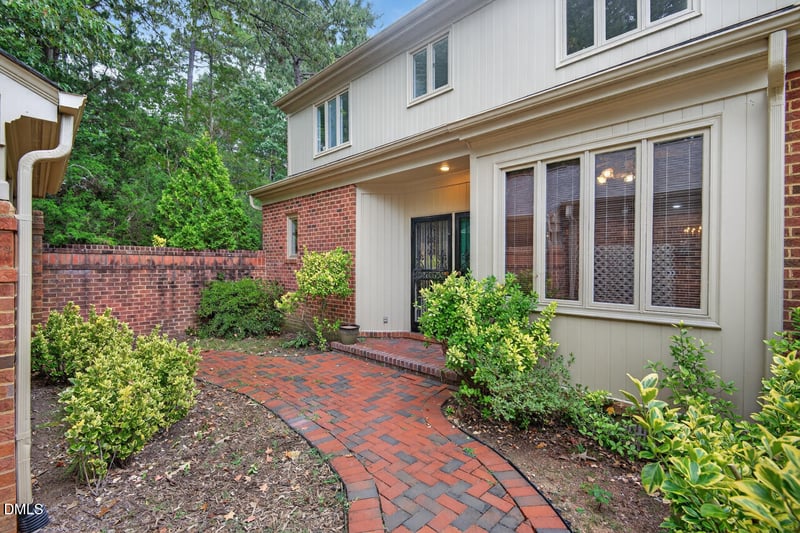 10 Innisfree Dr, Durham, NC 27707