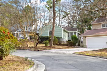 10 Lark Cir, Chapel Hill, NC 27517