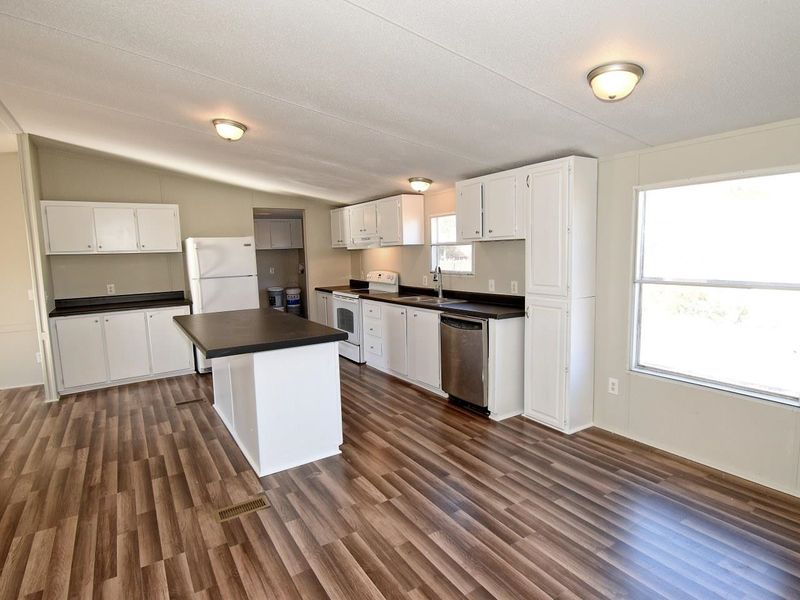 10 W Leon Ct, Dunn, NC 28334