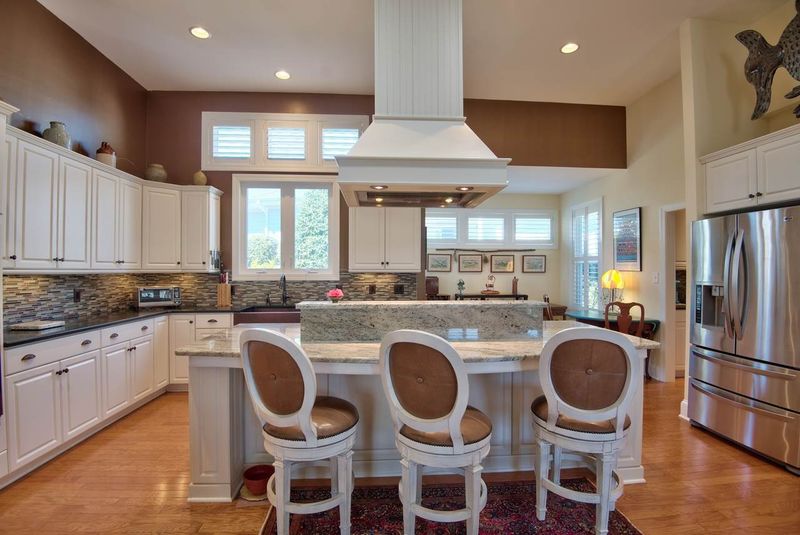 10 Macon, Pittsboro, NC 27312