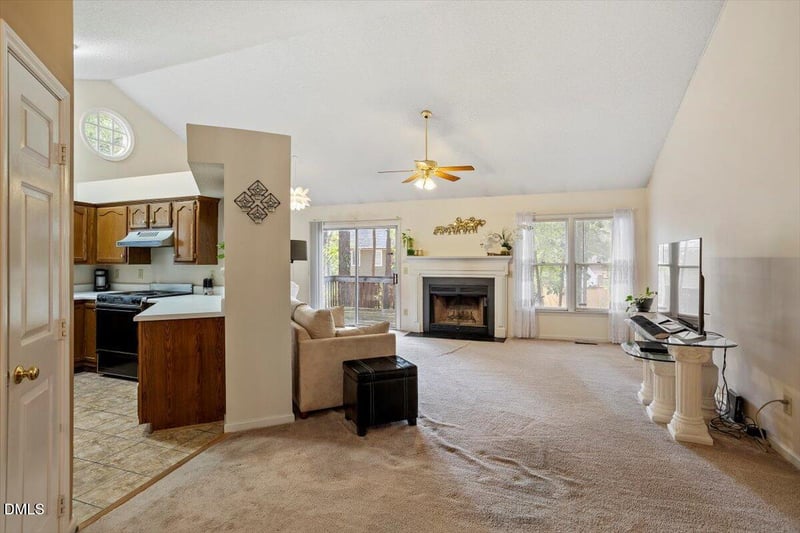 10 Petersburg Pl, Durham, NC 27703