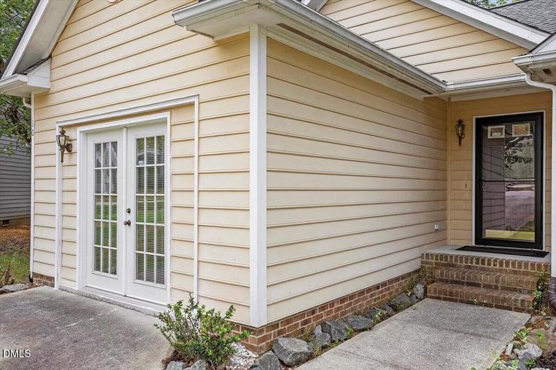 10 Petersburg Pl, Durham, NC 27703