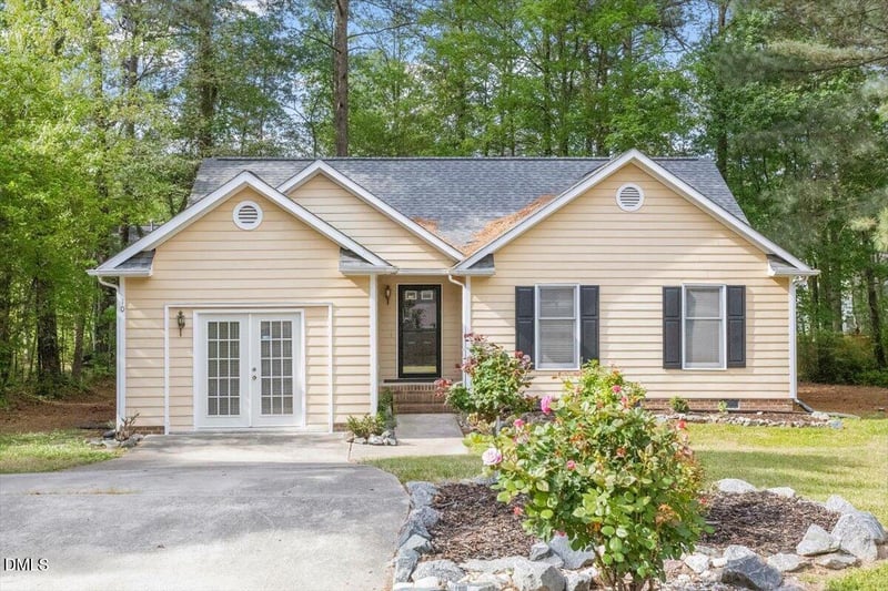10 Petersburg Pl, Durham, NC 27703