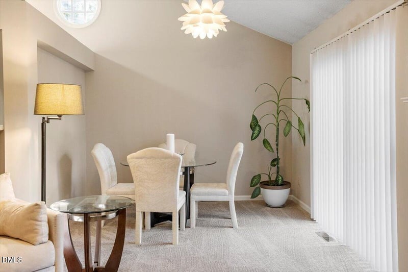 10 Petersburg Pl, Durham, NC 27703