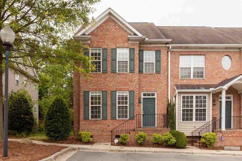 10 Scottish Ln, Durham, NC 27707