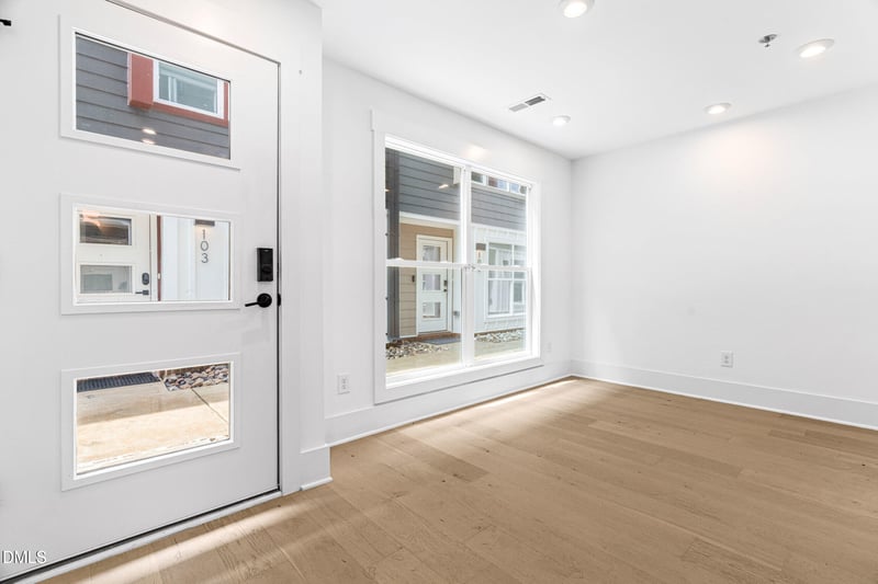 10 Seawell Ave #102, Raleigh, NC 27601