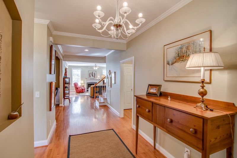 10 Silverbush Ct, Durham, NC 27707