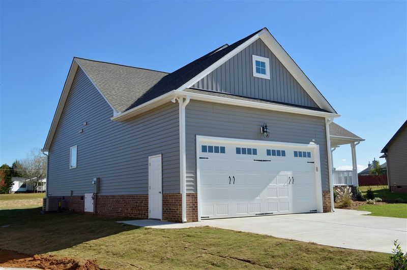 10 Westchase Dr, Clayton, NC 27527