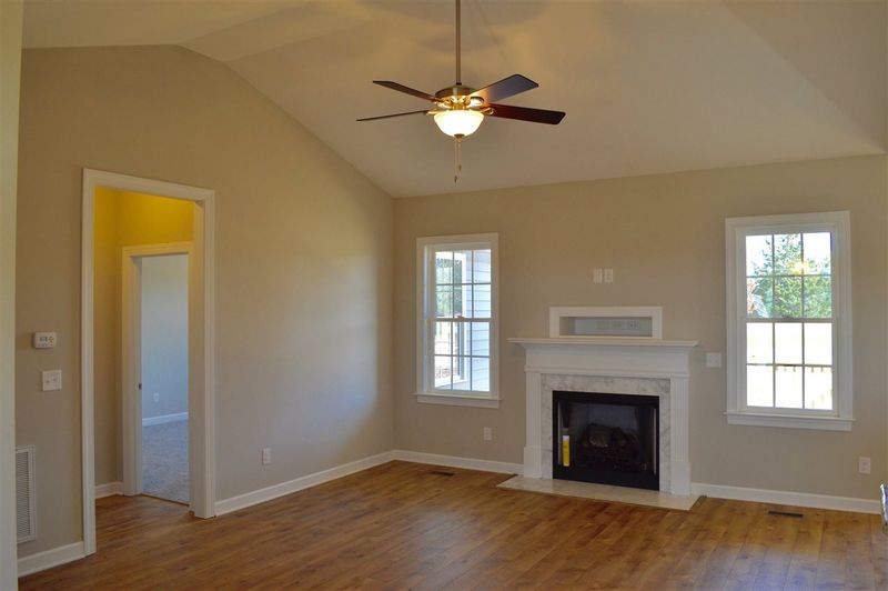 10 Westchase Dr, Clayton, NC 27527