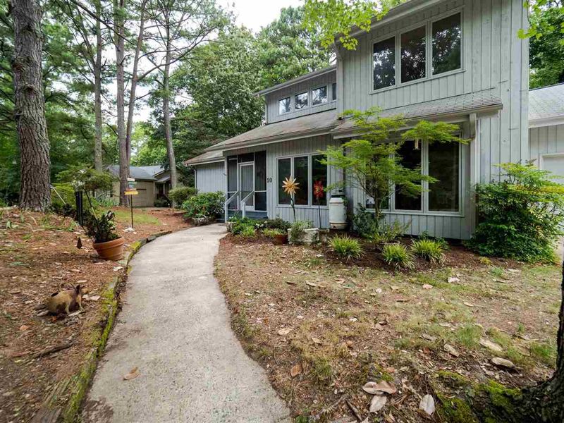 10 Willowspring Pl, Chapel Hill, NC 27517