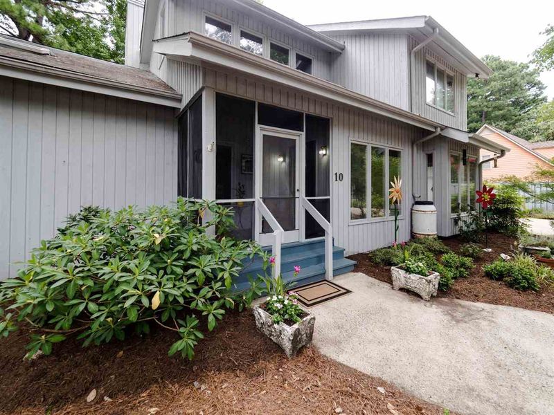 10 Willowspring Pl, Chapel Hill, NC 27517