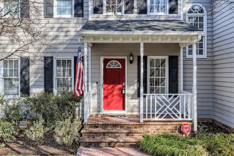 10 Winslow Pl, Chapel Hill, NC 27517