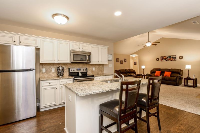 100 Abacos Ct, Clayton, NC 27520