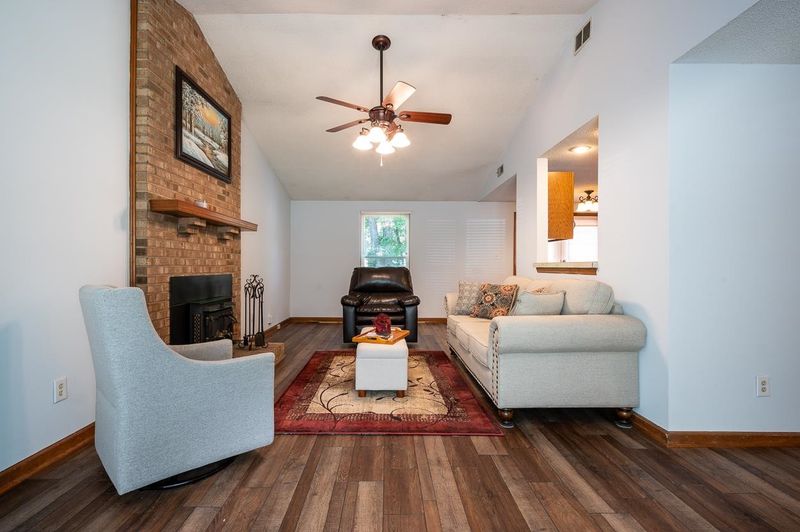 100 Abbott Ln, Cary, NC 27513