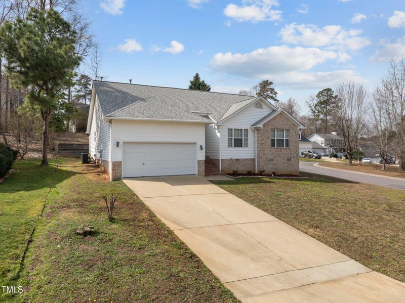100 W Acres Crescent, Cary, NC 27519