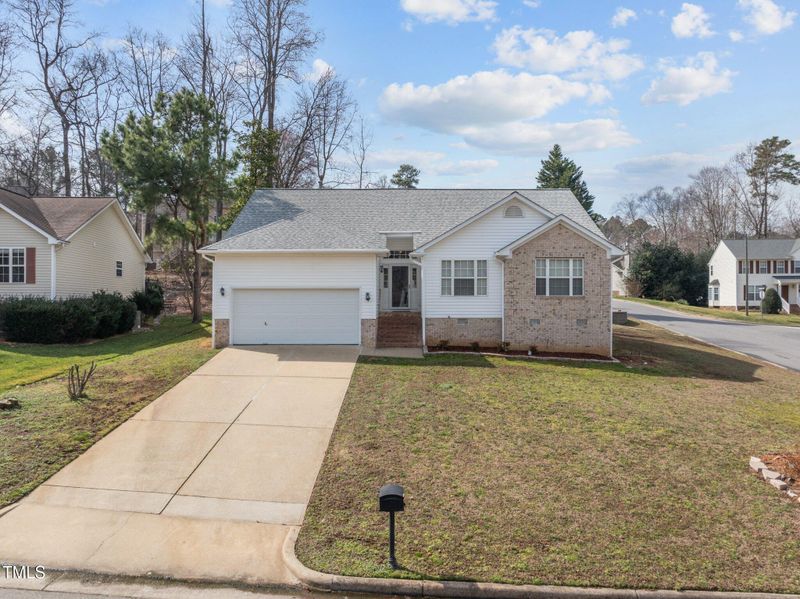 100 W Acres Crescent, Cary, NC 27519