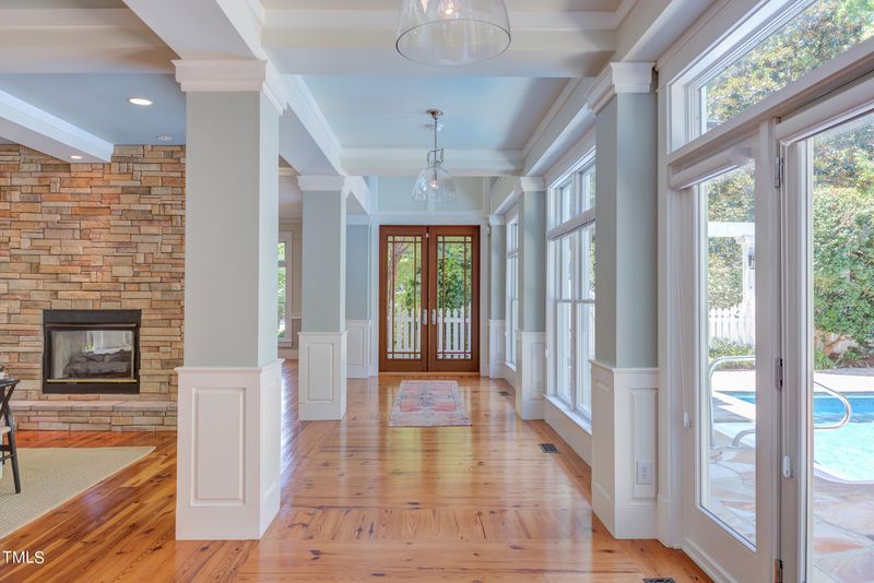 100 Arlen Park Dr, Chapel Hill, NC 27516